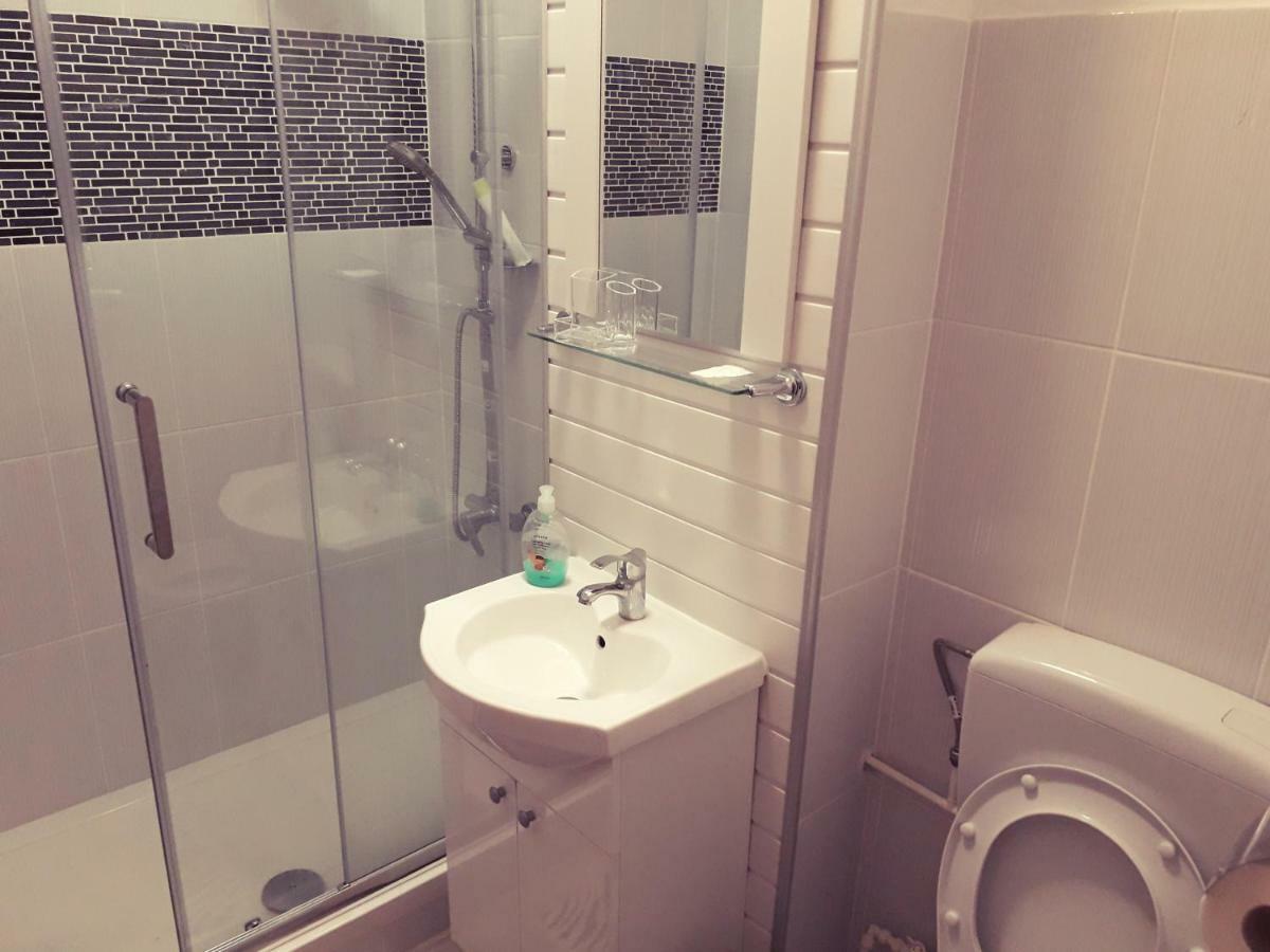 Iasi City Break Rooms Buitenkant foto